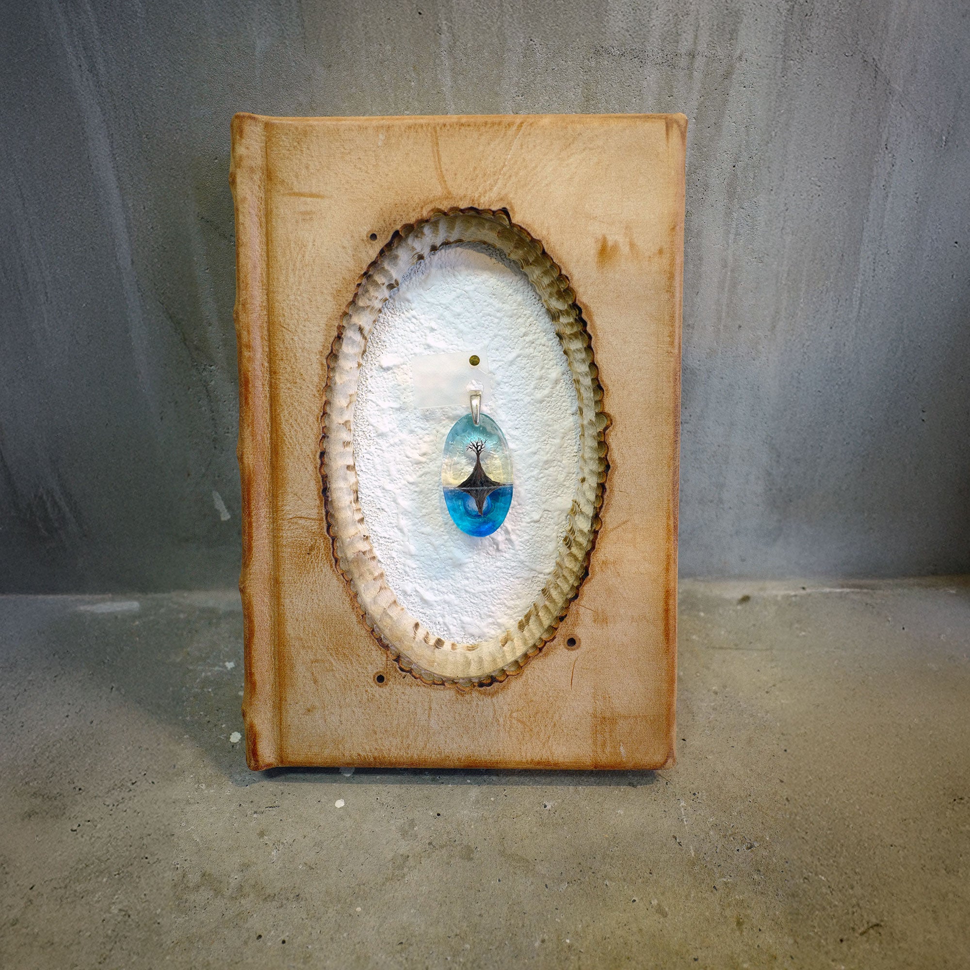 BORDER 04（聖樹）