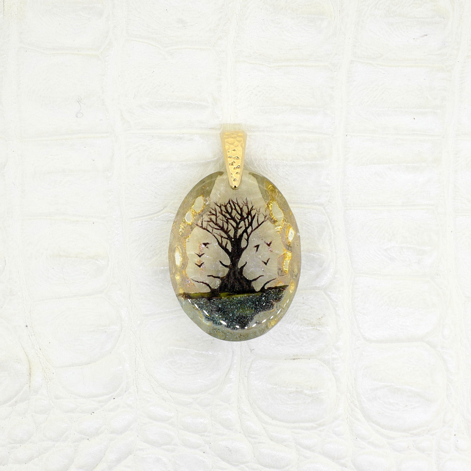 HOLYTREE 09（思いやりの木）