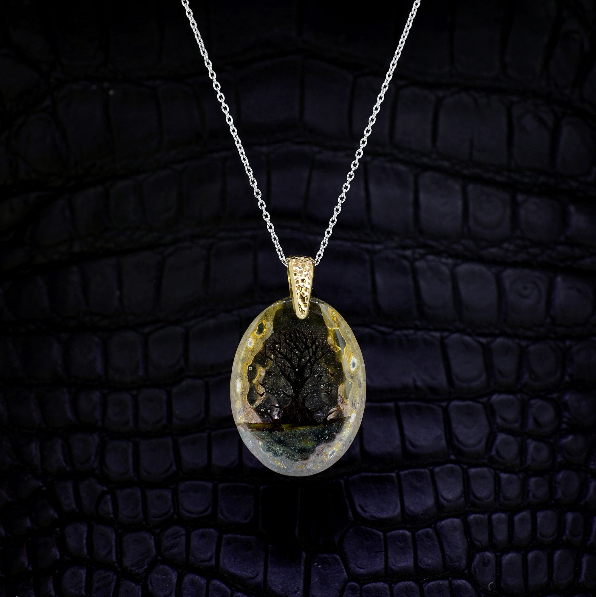 HOLYTREE 09（思いやりの木）