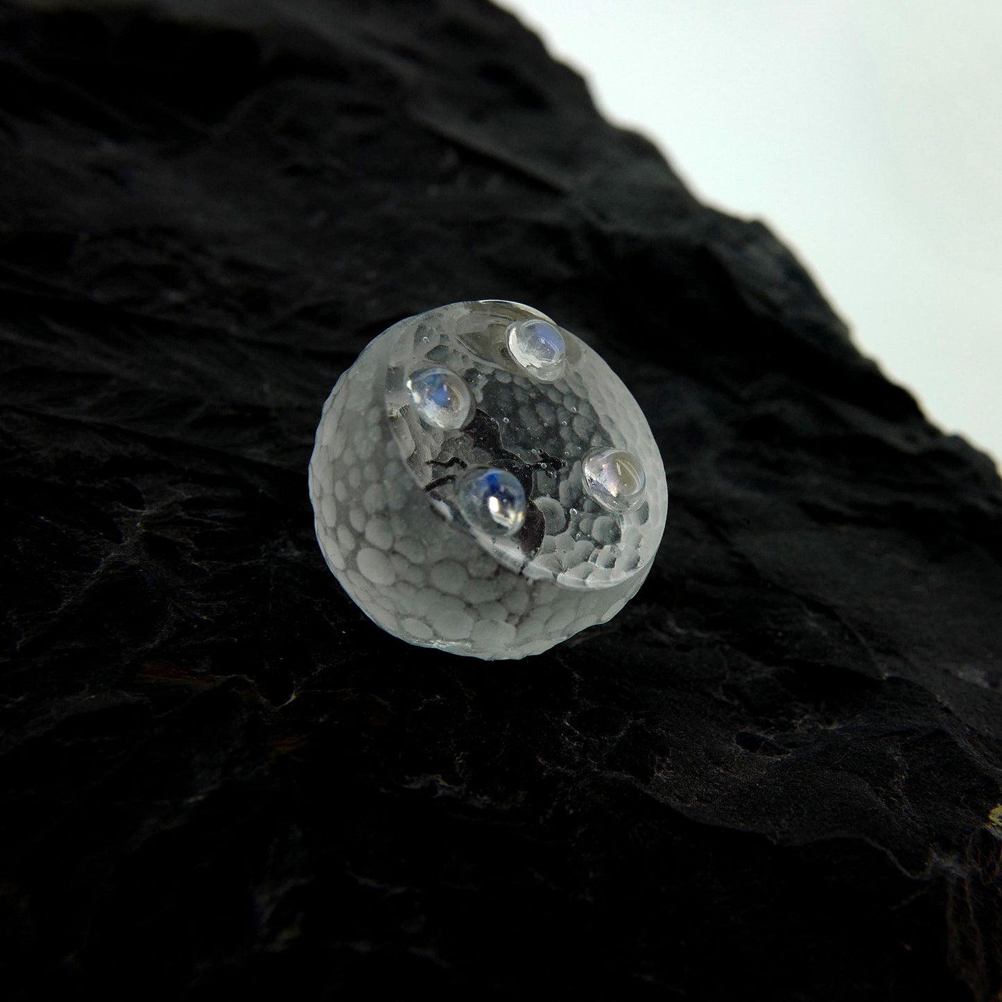 MOON 23 (Dragon)