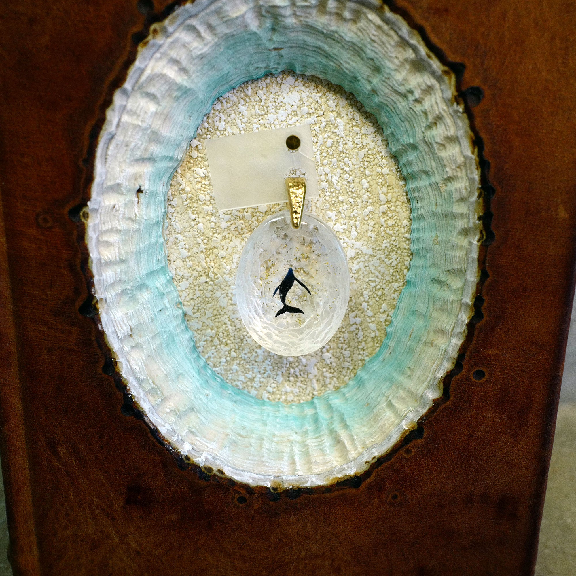 UTOPIA 01（クジラ）