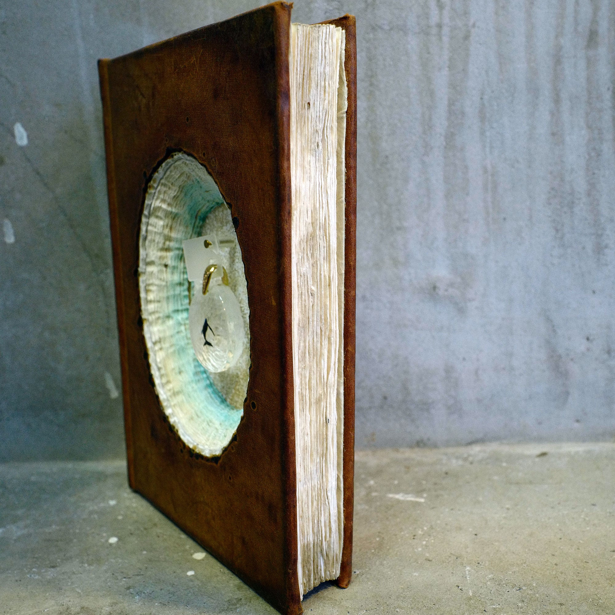 UTOPIA 01（クジラ）