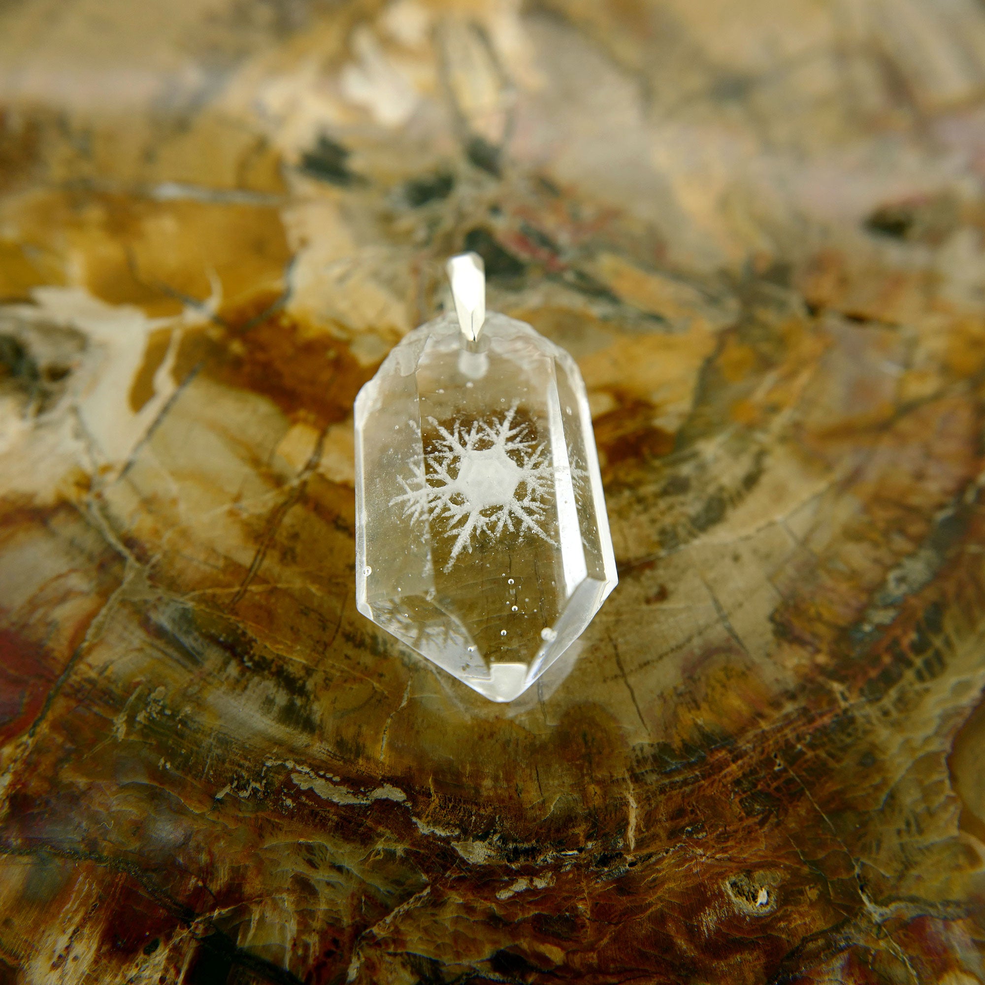 雪の結晶（snow206）